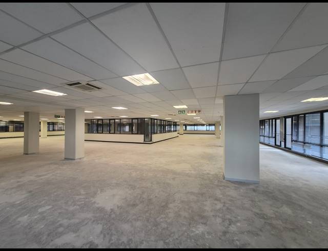 10,807M² OFFICE TO LET IN PARKTOWN